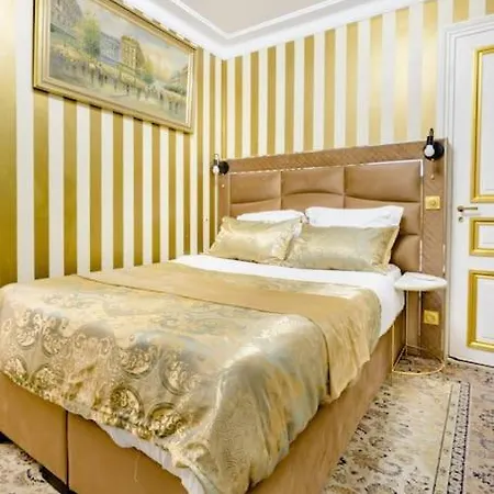 Premium 2 Minutes Walk From Champs-elysees 巴黎
