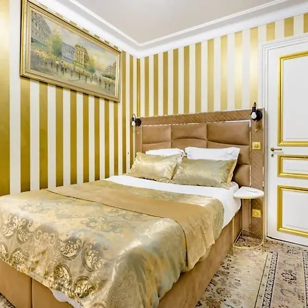 Premium 2 Minutes Walk From Champs-elysees * Paříž