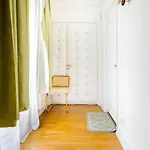Premium 2 Minutes Walk From Champs-elysees Apartment